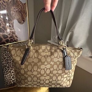 Modern Authentic Brown & Tan Coach Bag/Crossbody🐻